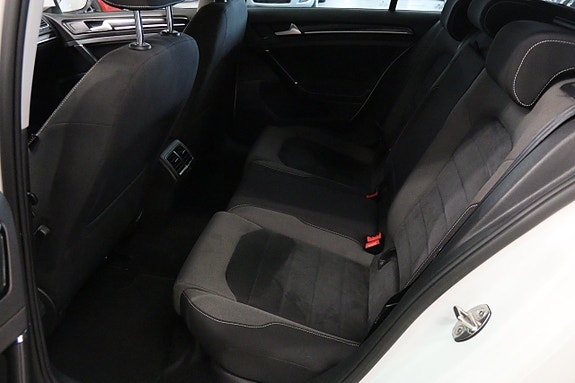 Volkswagen Golf VII 8 of 14
