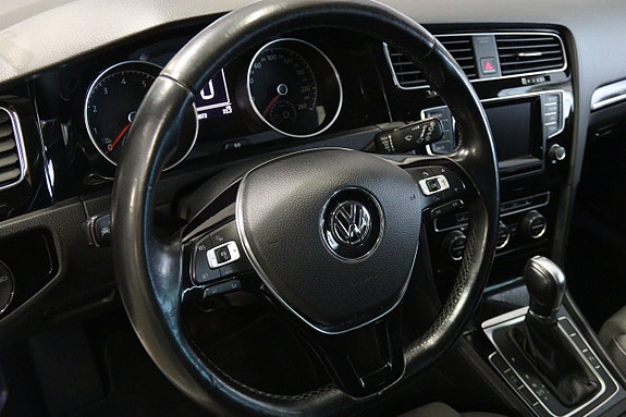 Volkswagen Golf VII 11 of 14
