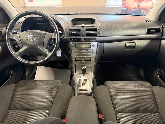 Toyota Avensis 13 of 13