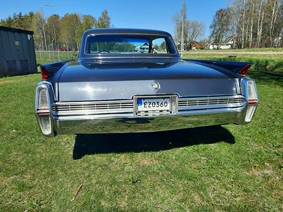 Cadillac Fleetwood 10 of 30