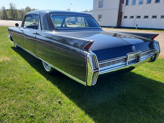 Cadillac Fleetwood 12 of 30