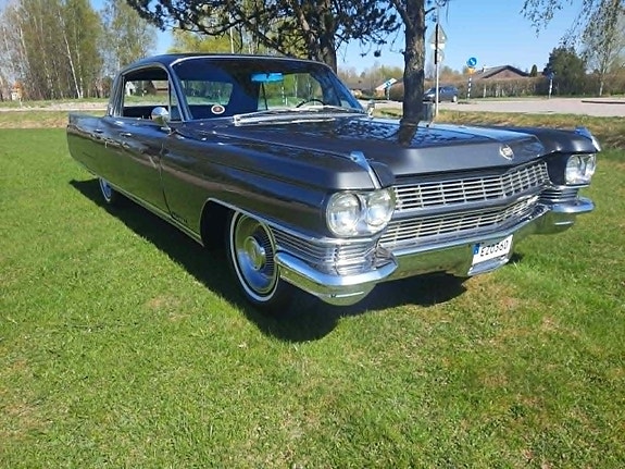 Cadillac Fleetwood 2 of 30
