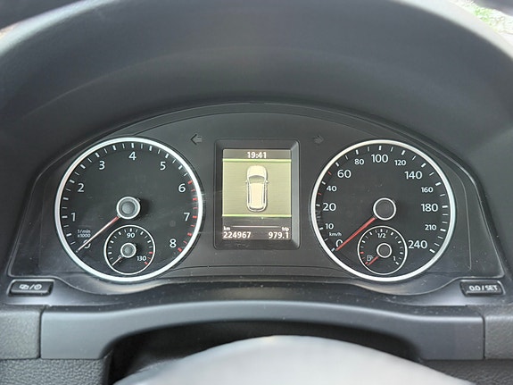 Volkswagen Tiguan 4 of 8