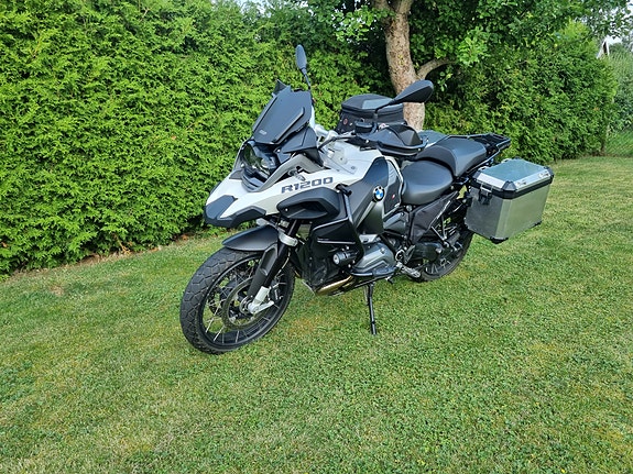 BMW R 1200 GSA 2 of 4