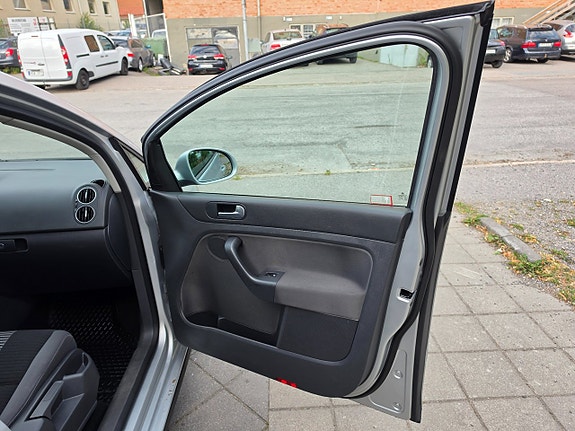 Volkswagen Golf Plus 18 of 20