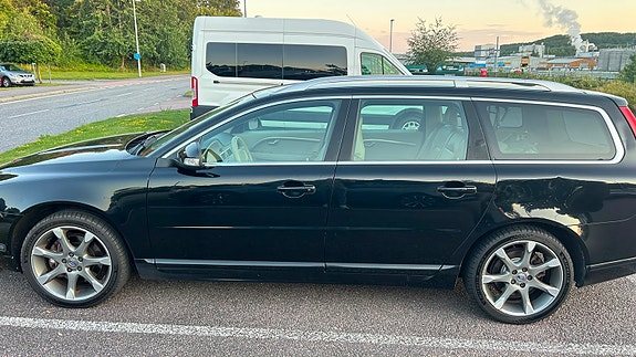 Volvo V70 6 of 12