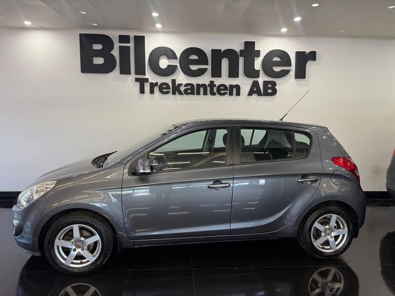 Hyundai i20 3 of 8