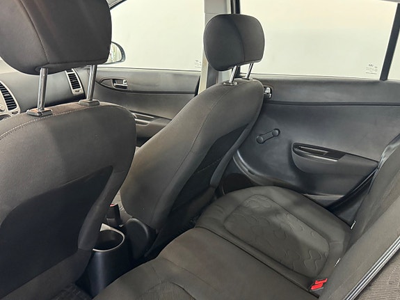 Hyundai i20 5 of 8