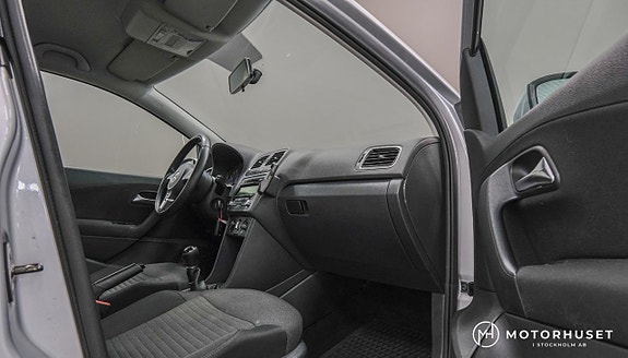Volkswagen Polo 9 of 16