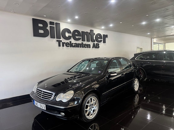 Mercedes-Benz C180 2 of 5