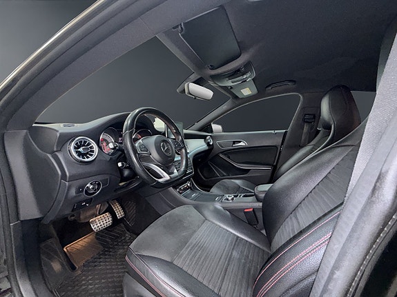 Mercedes-Benz CLA220 8 of 15