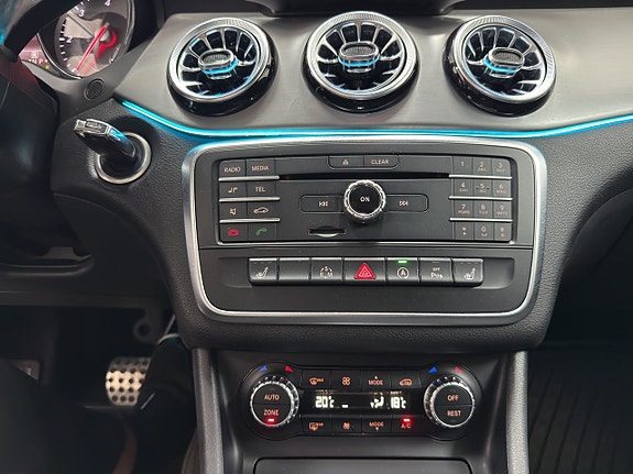 Mercedes-Benz CLA220 14 of 15
