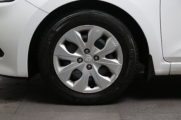 Hyundai i20 8 of 23