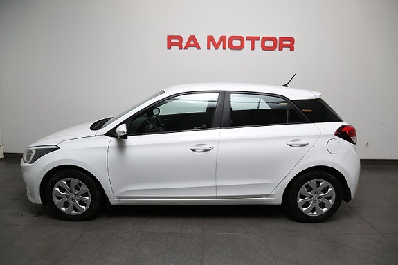 Hyundai i20 3 of 23