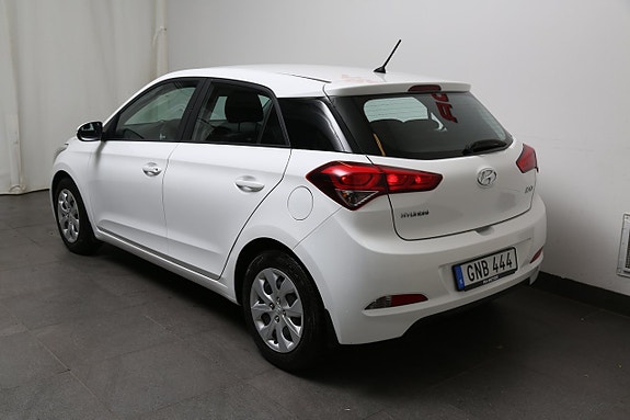 Hyundai i20 4 of 23