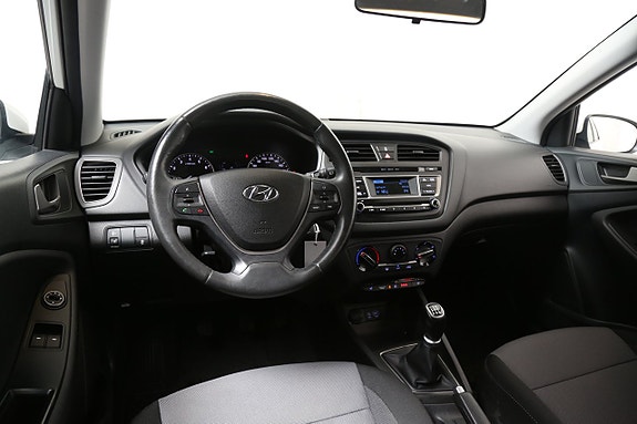 Hyundai i20 13 of 23