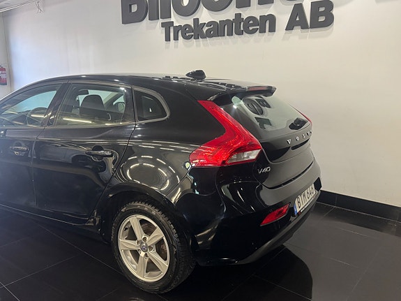 Volvo V40 4 of 9