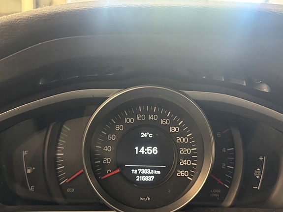 Volvo V40 8 of 9