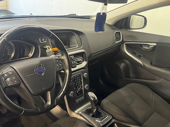 Volvo V40 7 of 9