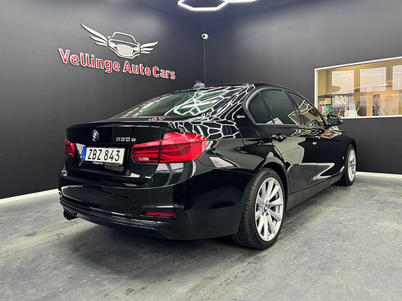 BMW 330e 3 of 20