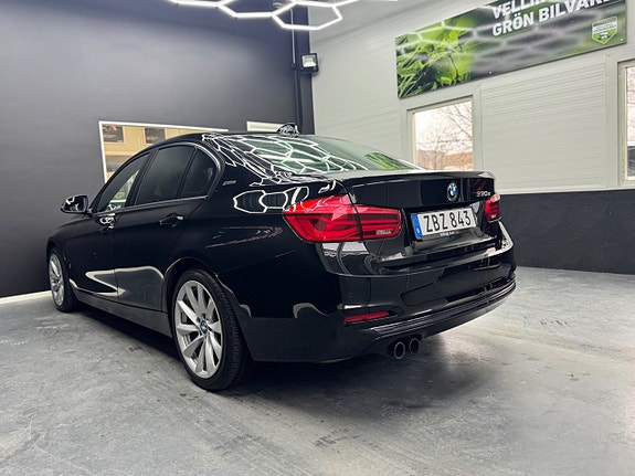 BMW 330e 4 of 20