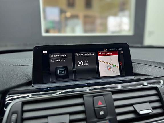 BMW 330e 17 of 20