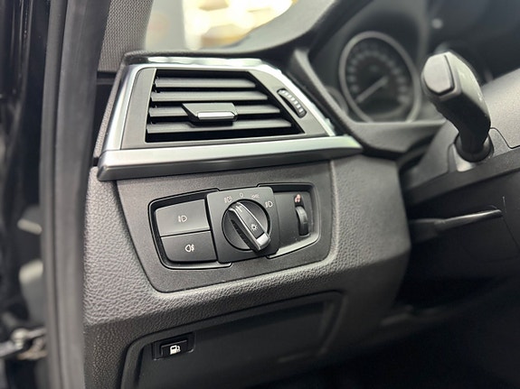 BMW 330e 12 of 20