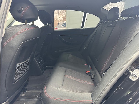 BMW 330e 5 of 20