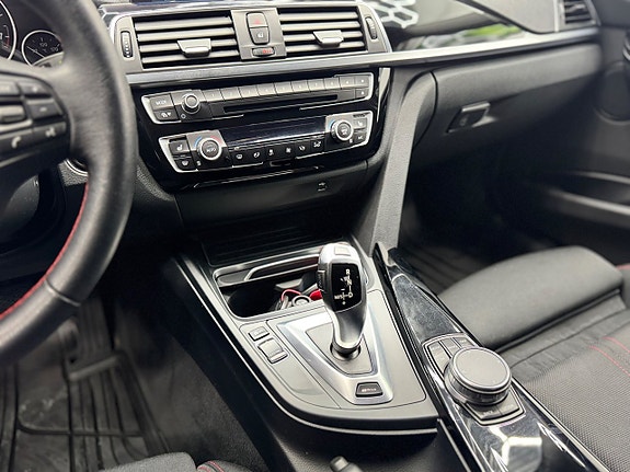 BMW 330e 9 of 20