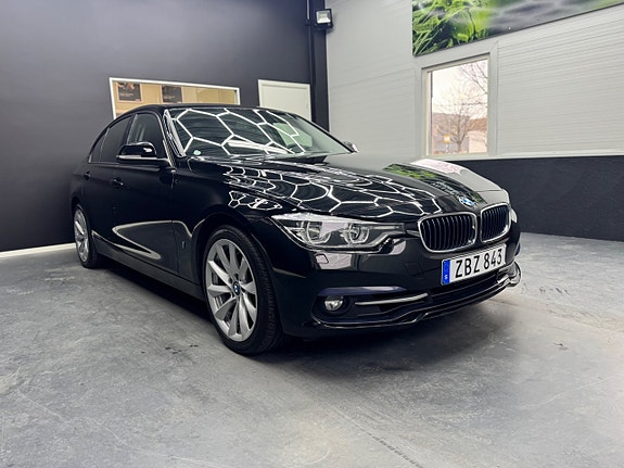 BMW 330e 2 of 20