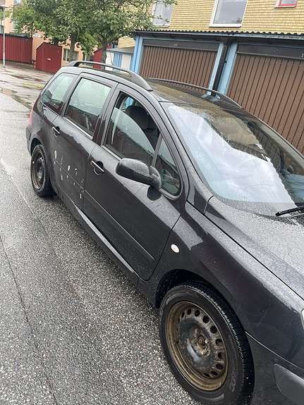 Peugeot 307 2 of 9