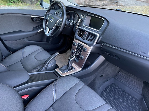 Volvo V40 Cross Country 7 of 9