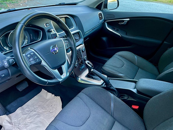 Volvo V40 Cross Country 5 of 9