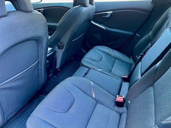 Volvo V40 Cross Country 8 of 9