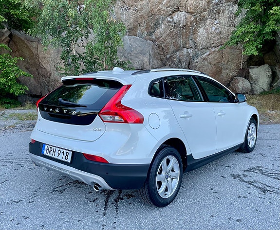 Volvo V40 Cross Country 4 of 9