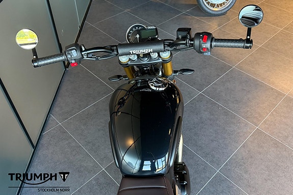 Triumph Scrambler 400 X 4 of 5