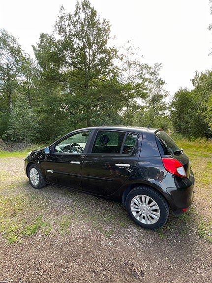 Renault Clio 3 of 7