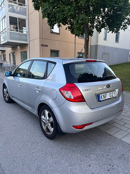 Kia Ceed 3 of 5