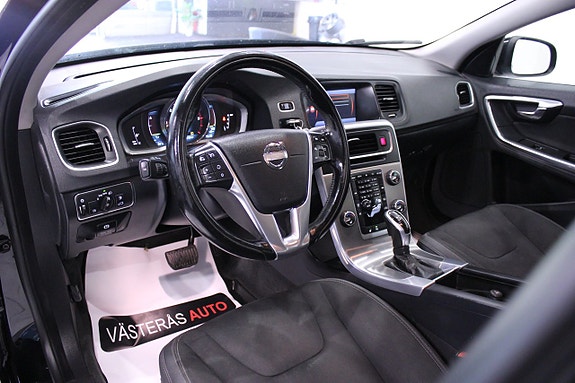 Volvo V60 8 of 25