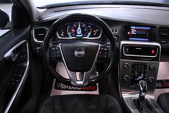 Volvo V60 10 of 25