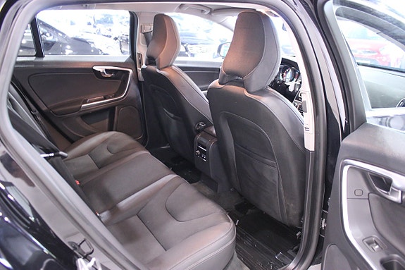 Volvo V60 15 of 25