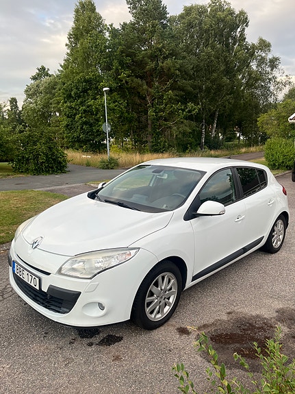 Renault Megane III 2 of 17