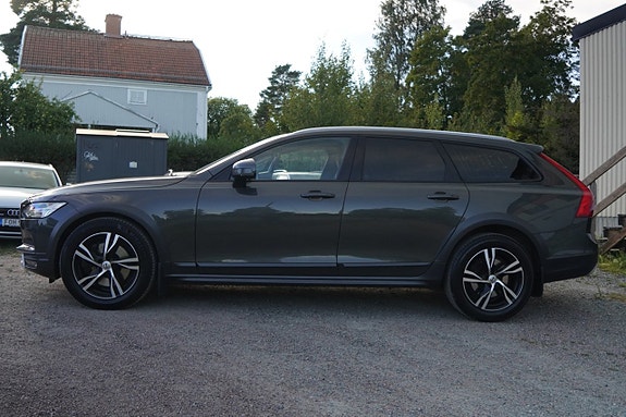 Volvo V90 Cross Country 5 of 30