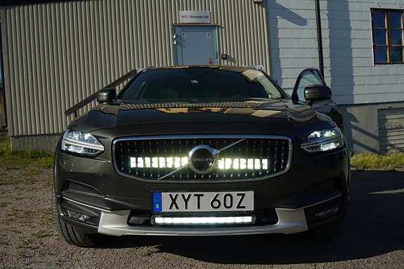 Volvo V90 Cross Country 9 of 30