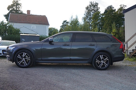 Volvo V90 Cross Country 4 of 30