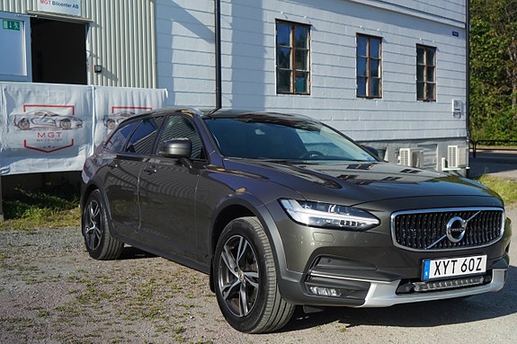 Volvo V90 Cross Country 8 of 30
