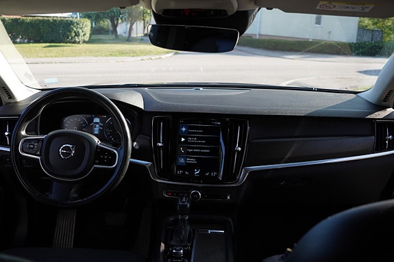 Volvo V90 Cross Country 18 of 30