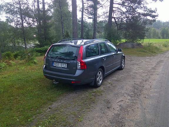 Volvo V50 2 of 5
