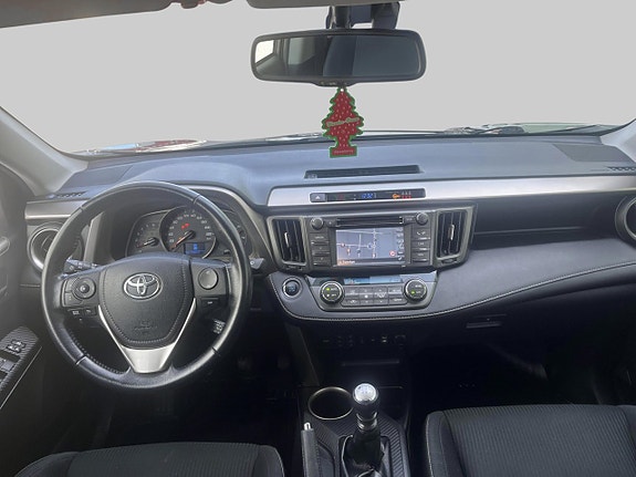 Toyota RAV4 7 of 10
