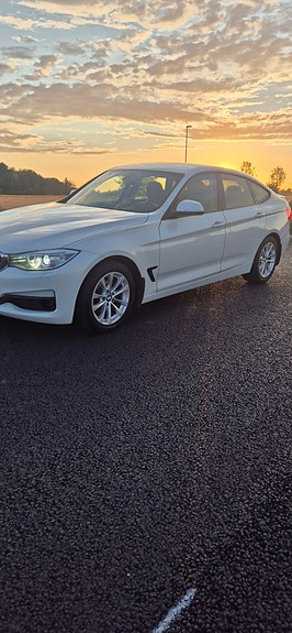 BMW 318d 3 of 7